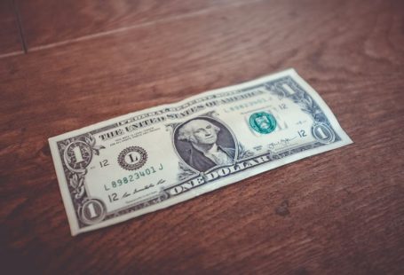 Digital Mortgage - 1 US dollar banknote close-up photography